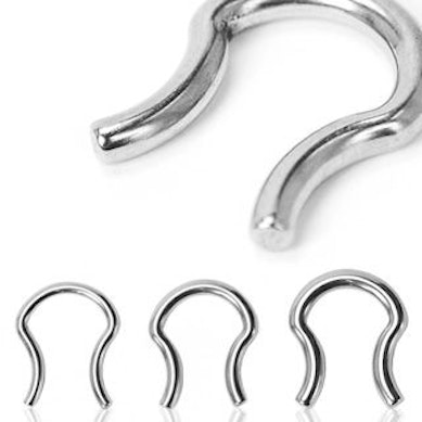 Septum needi retainer