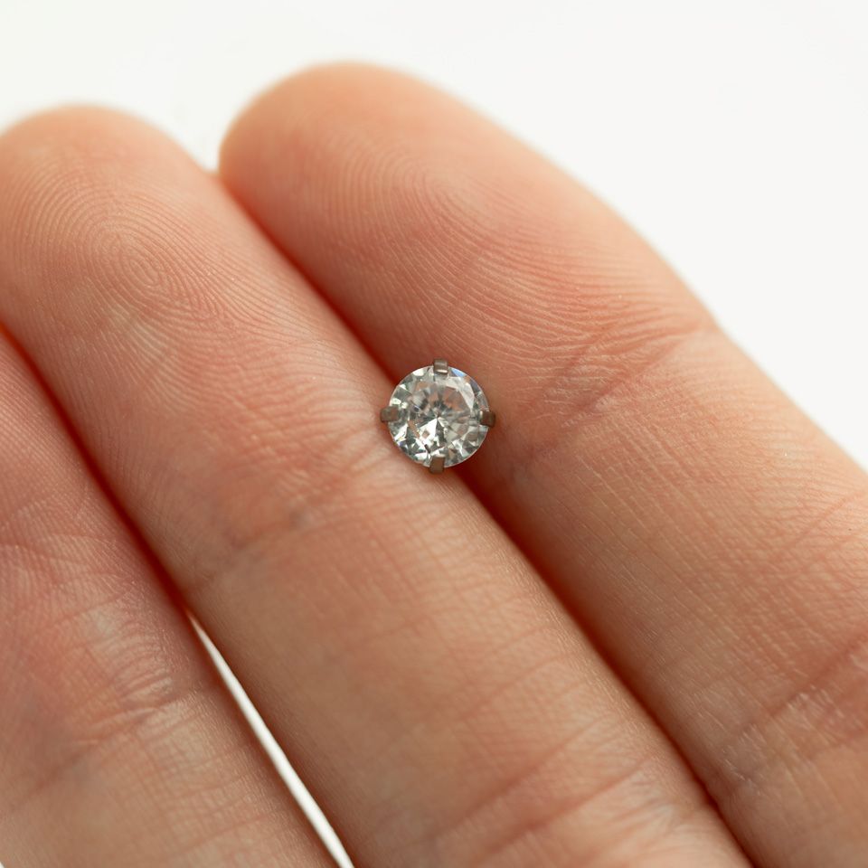 Suure kiviga dermal kinnitus