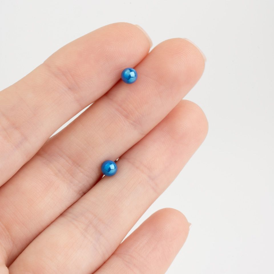 Metalja kuulikesega labret