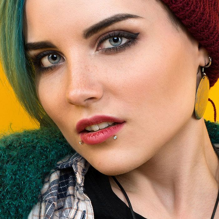 Bioplastist labret neet, 14-karaadisest kullast pealne kivikesega