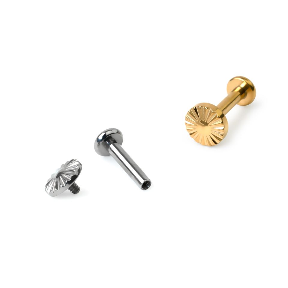 Titaanist labret teemant mustriga