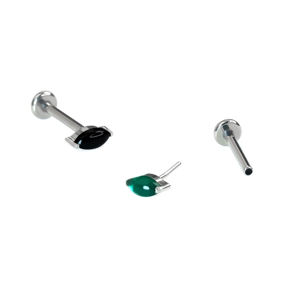 Titaanist labret loodusliku kiviga