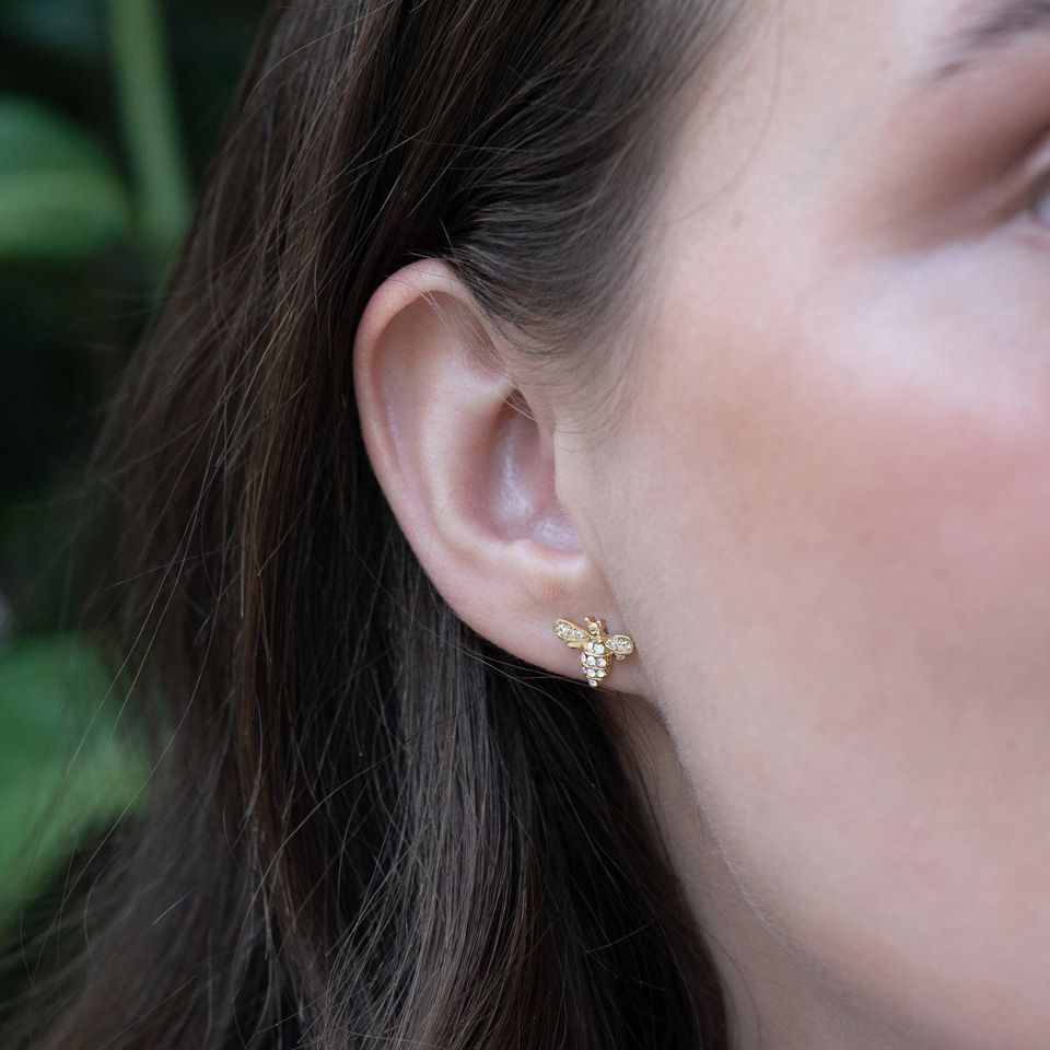 Sisekeermega labret kivikestega mesilasega