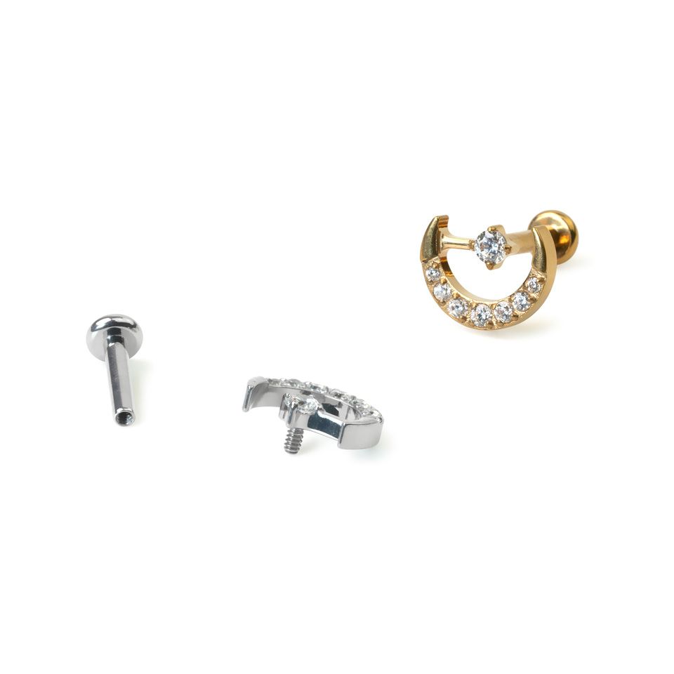Kuu ja tähega titaanist labret