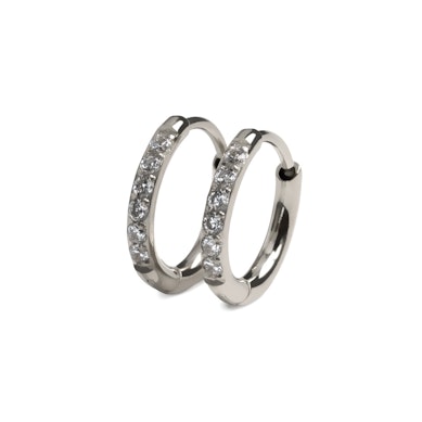 Paar kirurgilisest terasest kivikestega huggie rõngaid