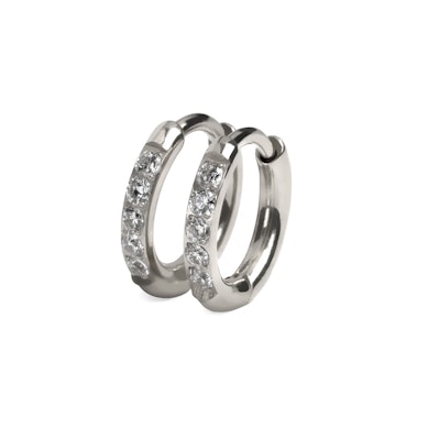 Paar kivikestega titaanist huggie rõngaid