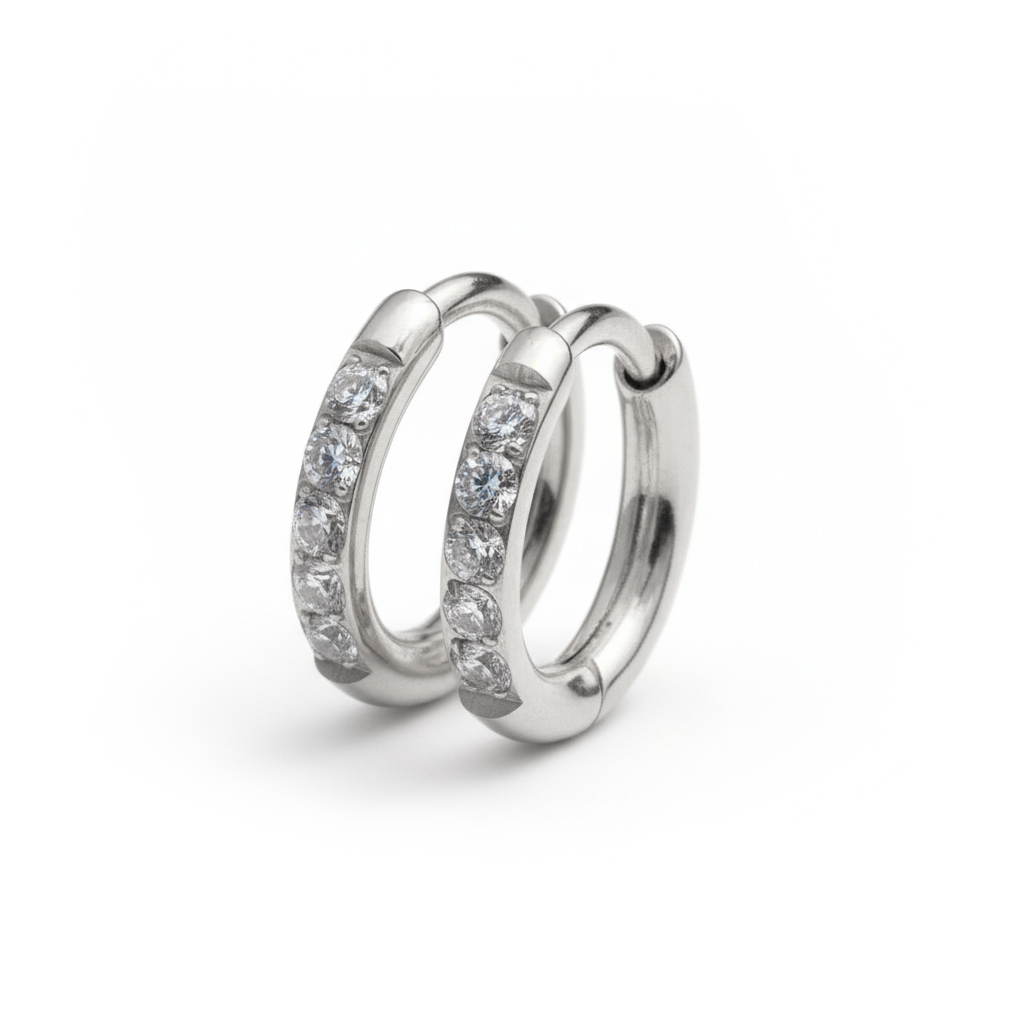 Paar kivikestega titaanist huggie rõngaid