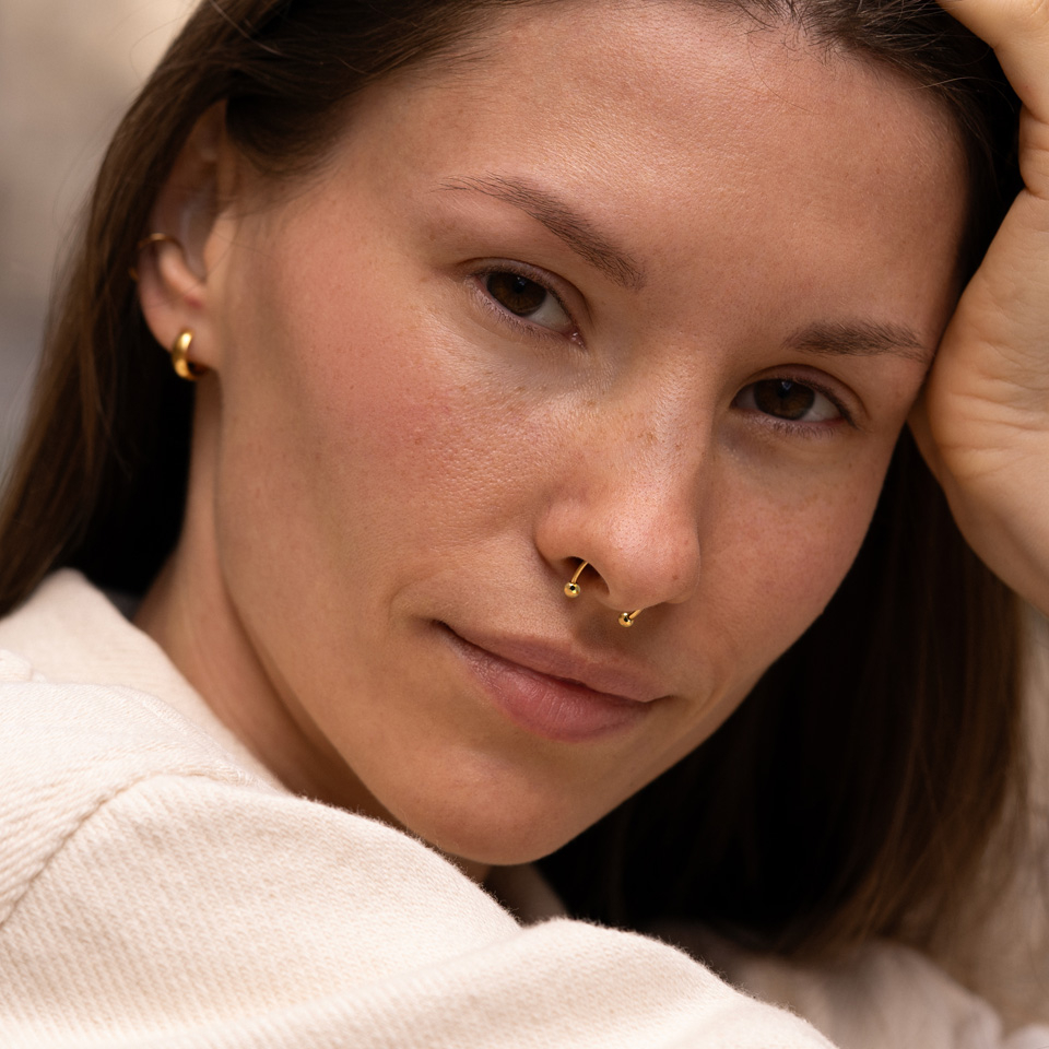 Hobuserauakujuline barbell titaanist lihvitud kuuliga