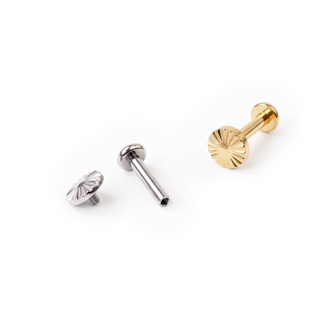 Titaanist labret teemant mustriga