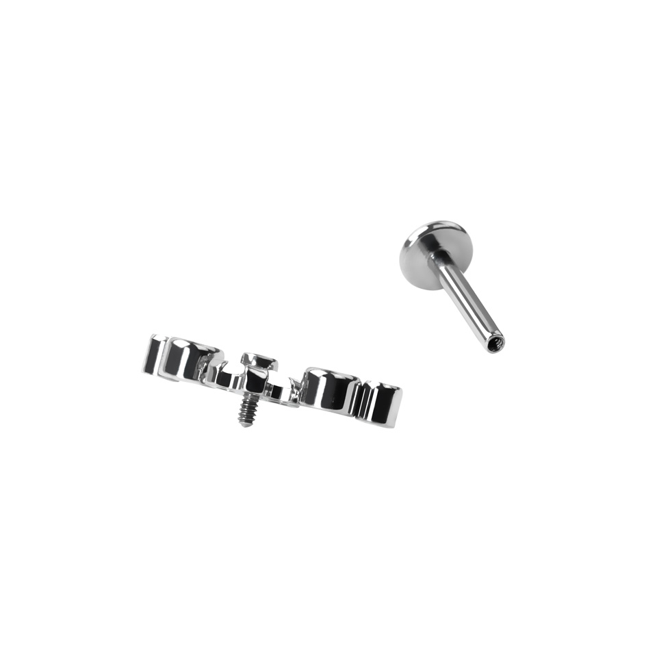 Titaanist labret lille ja kivikestega