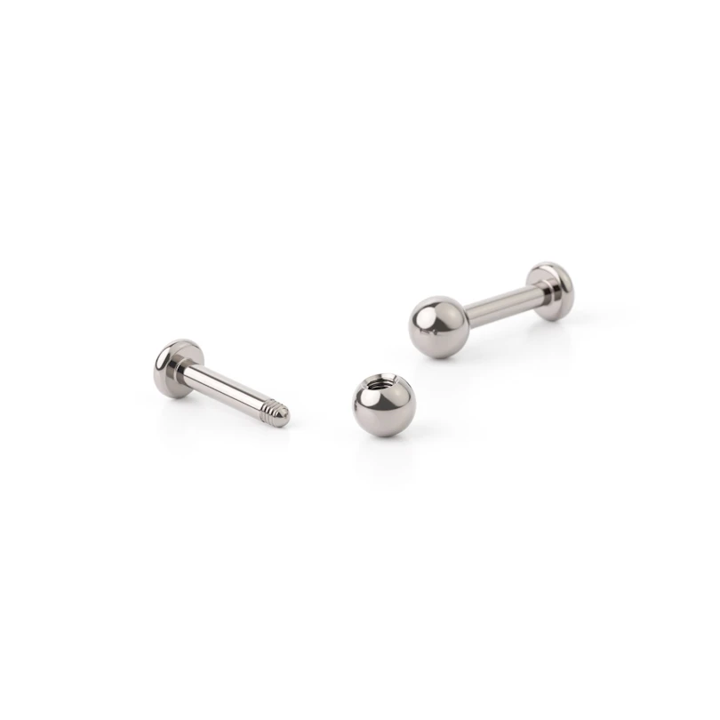 Titaanist labret neet