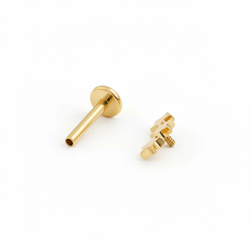 Titaanist labret tähtede trioga