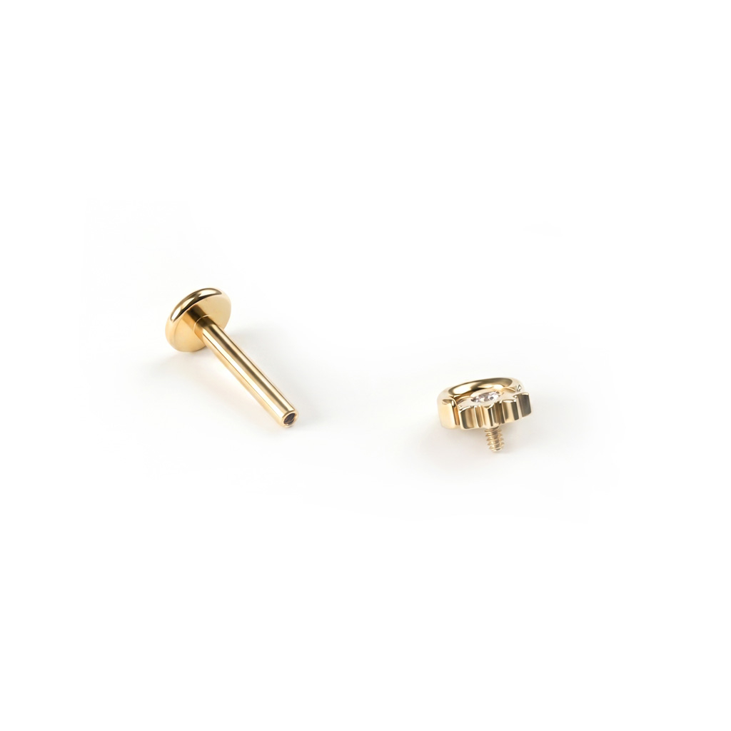 Kuu ja päiksega titaanist labret