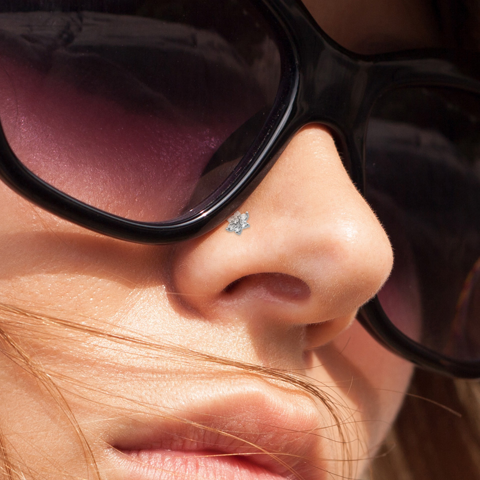 14-karaadisest kullast lillekesega kaunistatud konksuga ninaehe