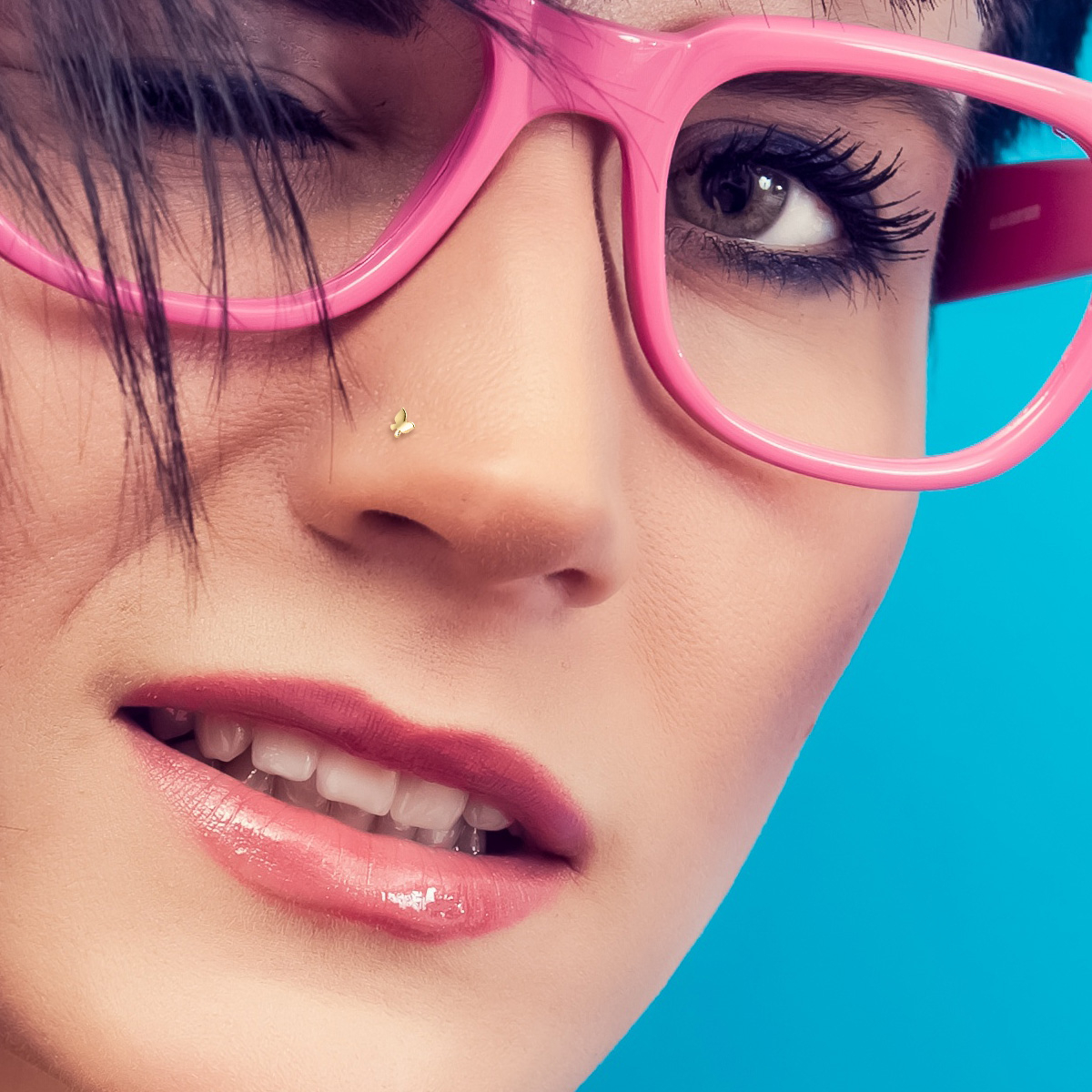 14-karaadisest kullast ninaneet liblikaga