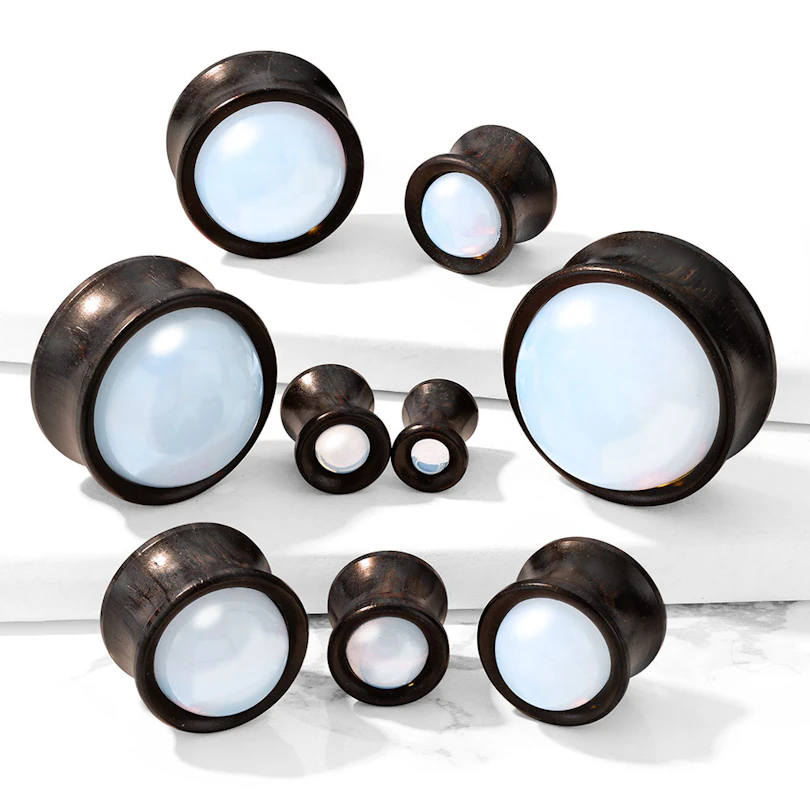 Puidust plug suure kumera opaliidiga