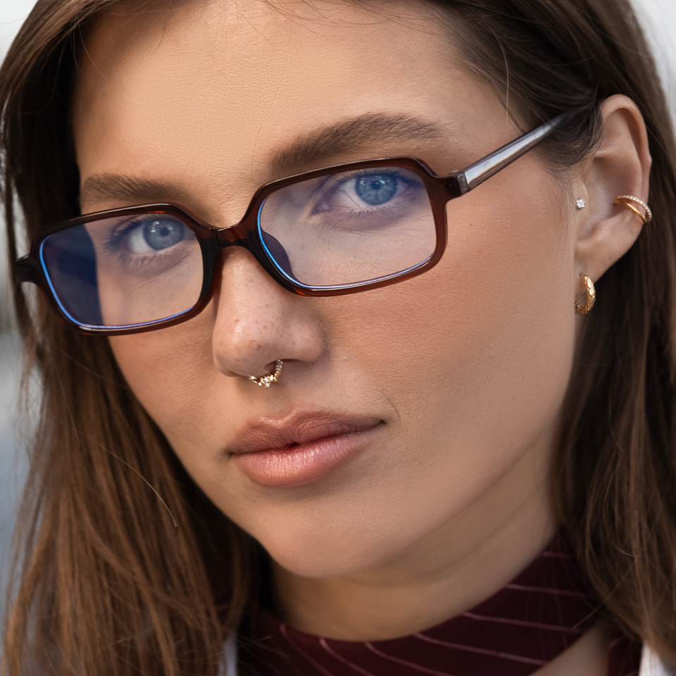 Eespoolne rõngas liblikatega