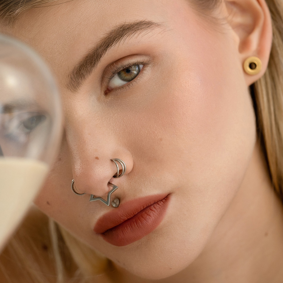 Tähekujuline titaanist klikker rõngas