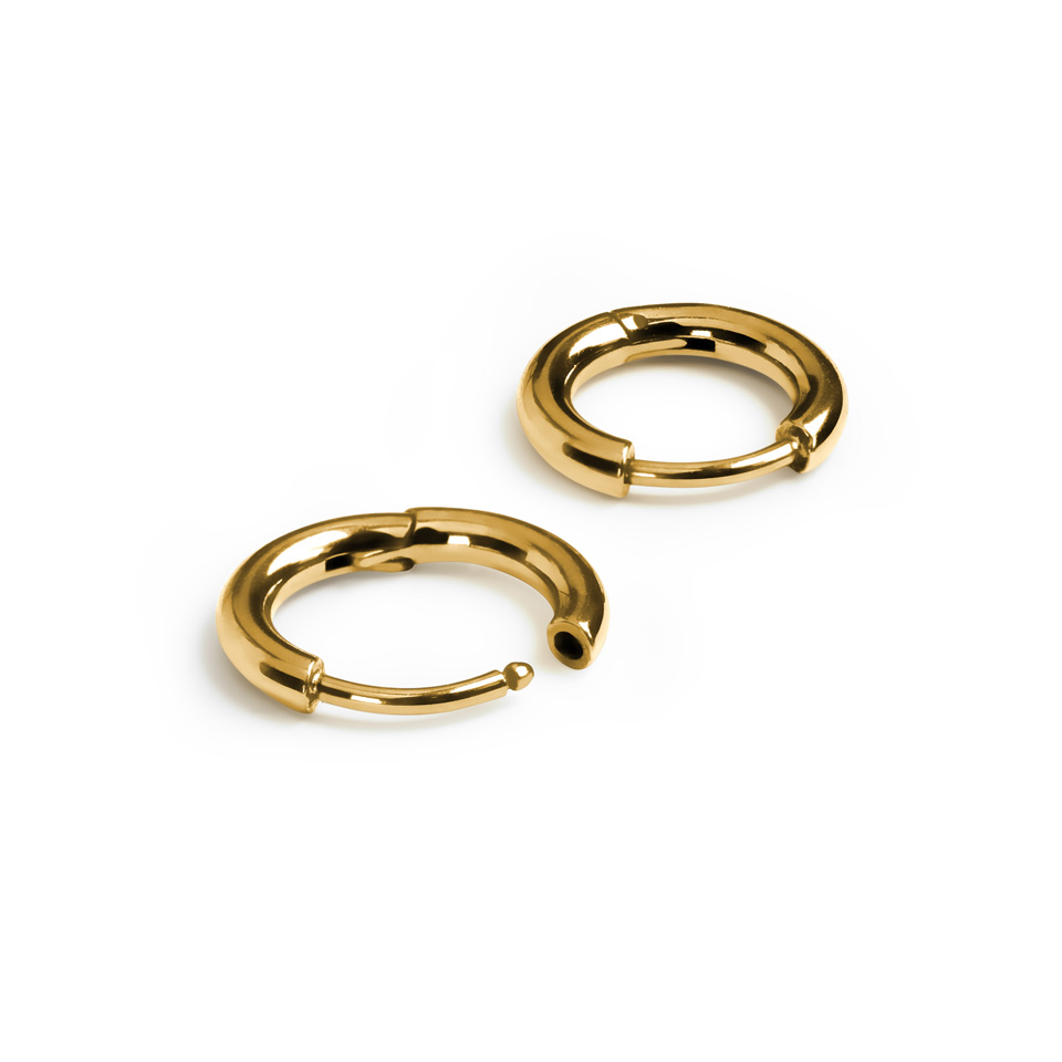 Titaanist huggie kõrvarõngaste paar