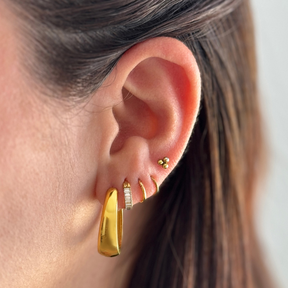 Ovaalsete kõrvarõngaste paar